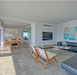 5 bedroom luxury villa with infinity pool, sea views and tennis court near Chania, sleeps 10